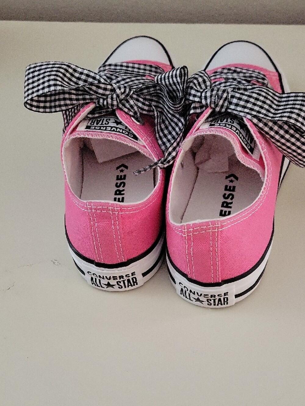 Converse Pink Low-Top Sneakers with Black-and-White Gingham Laces - Picture 3 of 8